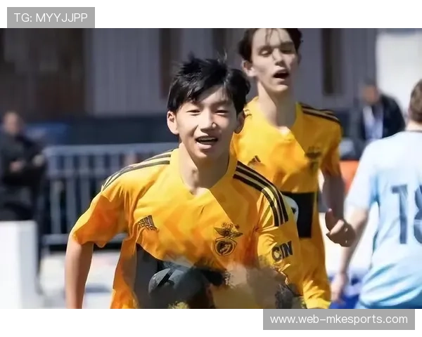 外貌平凡却足球天赋卓越的明星球员们，他们凭实力征服了赛场