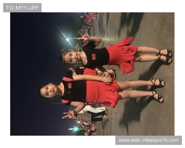 足坛巨星阿的成长历程与辉煌成就全面解读