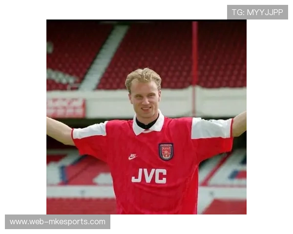 足球巨星亲临探访 揭开传奇球员背后的故事与荣耀时刻